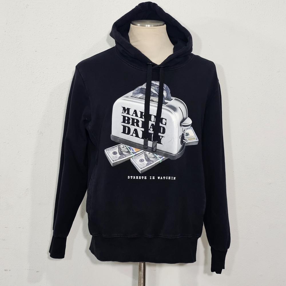 Streetz Iz Watchin Men's L Hoodie Sweatshirt Black MAKING BREAD DAILY Pockets - Picture 3 of 10